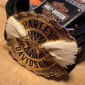 Harley Davidson Twin Eagle Belt Buckle – Gold Enamel – 42" Belt + Playing Cards